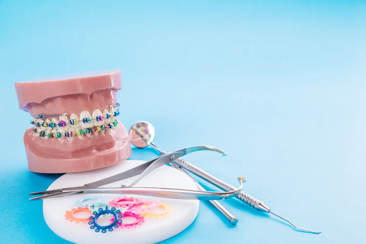 Implanty zębowe rodzaje - najważniejsze informacje